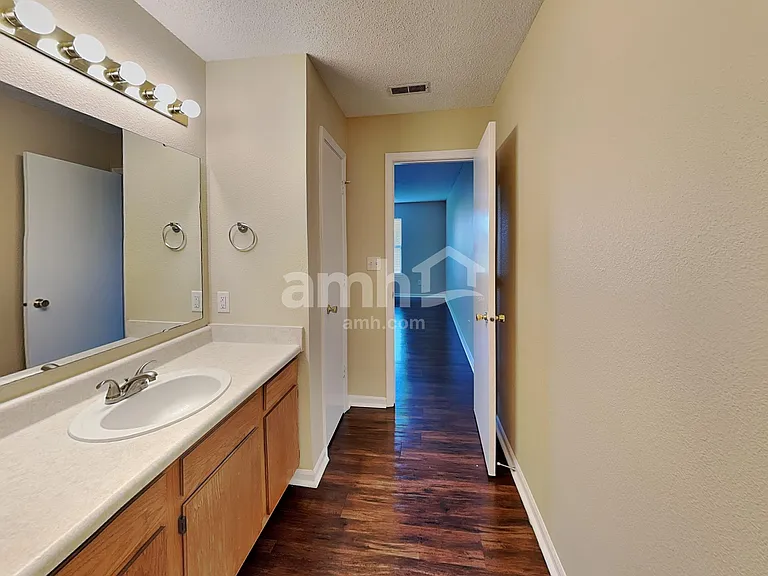 2265 Lakecrest Dr — Photo 13