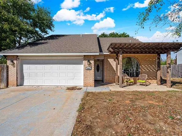 3053 NE Stratford Cir, Lawton, OK 73507