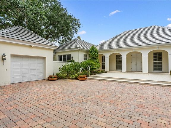 5th image of 331 Shores Dr