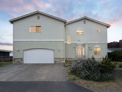 2717 NW Jetty Ave, Lincoln City, OR, 97367
