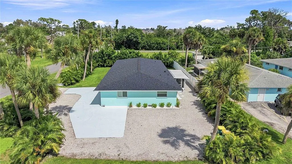 5 bed, 4.0 bath, 600 sqft, $1,800 — Photo 1