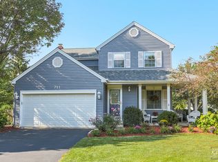 711 Muirhead Ave, Naperville, IL 60565