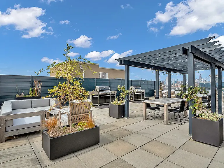 440 Kent Ave #22B — Photo 18