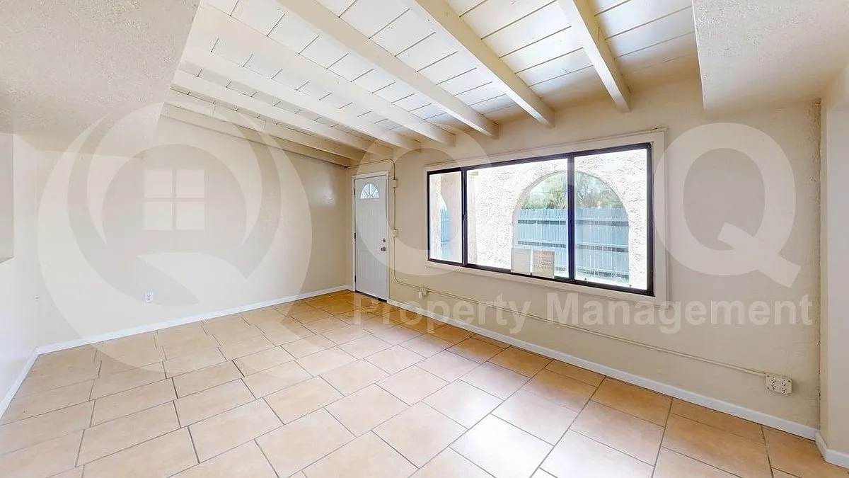 3 bed, 1.5 bath, 1221 sqft, $1,575 — Photo 4