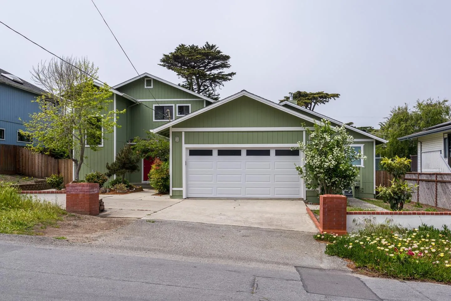 165 Los Banos Ave photo 1
