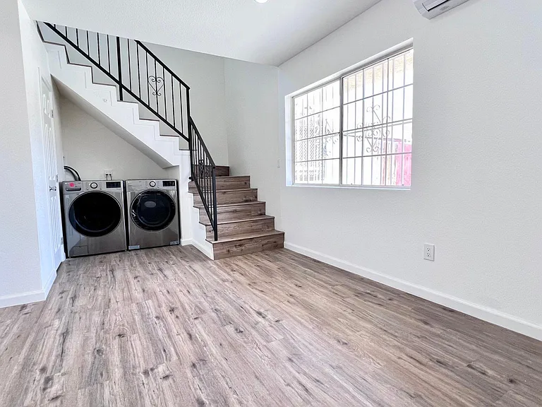 653 1/2 Maltman Ave — Photo 5