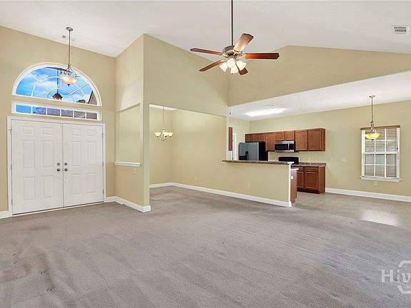 5th image of 834 Hyacinth Circle