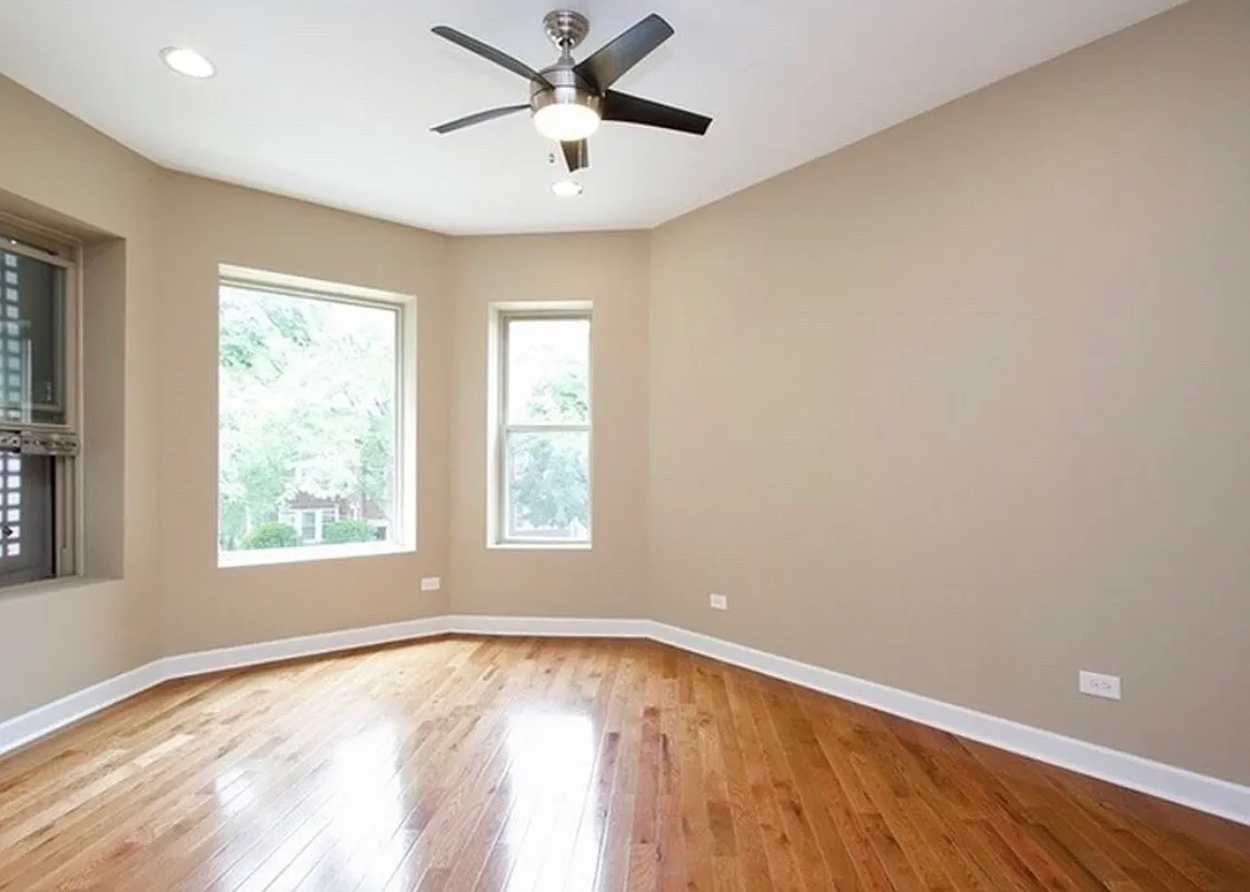 7137 S Eberhart Ave — Photo 1