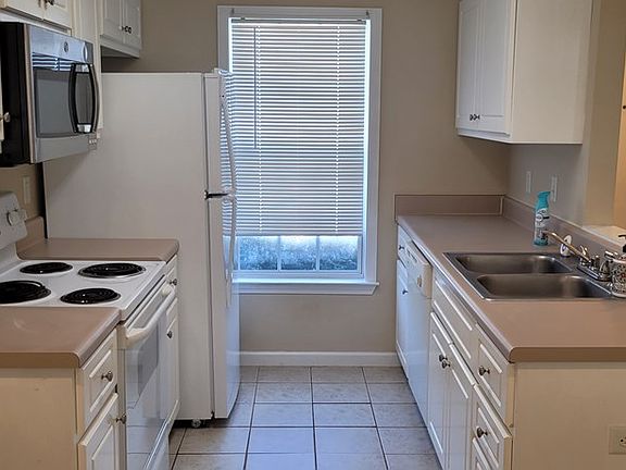 4th image of 140 Karlie Ct