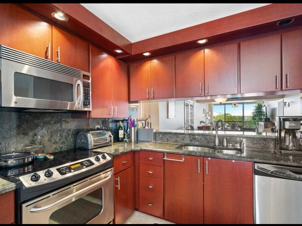 6193 Balboa Cir APT 404