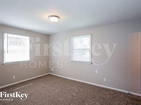 5th image of 4438 Windsor Rd