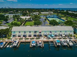 4921 Cobia Dr SE, Saint Petersburg, FL 33705
