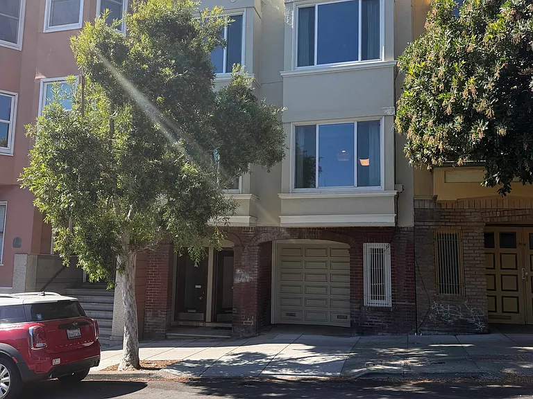 1364 Broadway — Photo 11