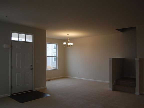 5th image of 409 N Orchard St