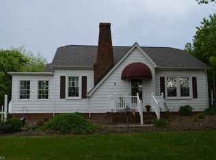 1236 W Lebanon St, Mount Airy, NC 27030