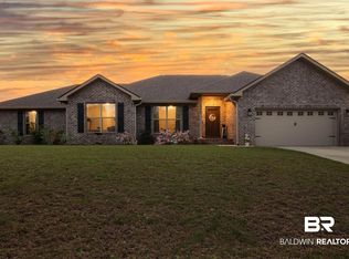 22765 Ridgewood Dr, Robertsdale, AL 36567