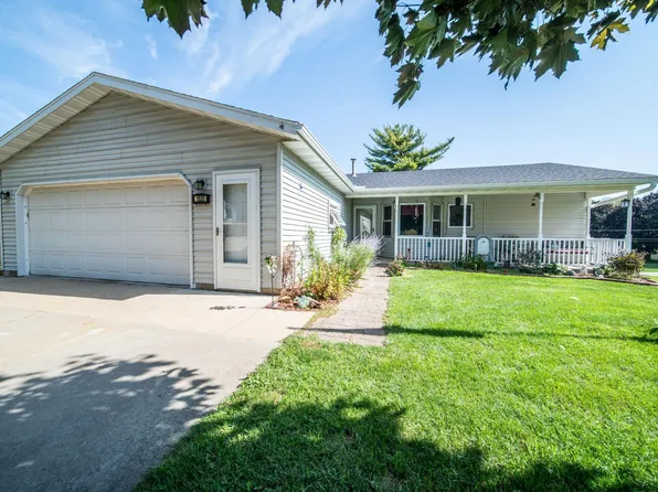 1525 Wabasha Ave, Saint Charles, MN 55972