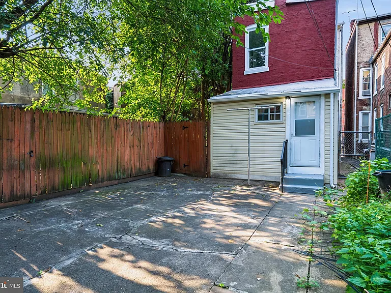 309 Academy St — Photo 37