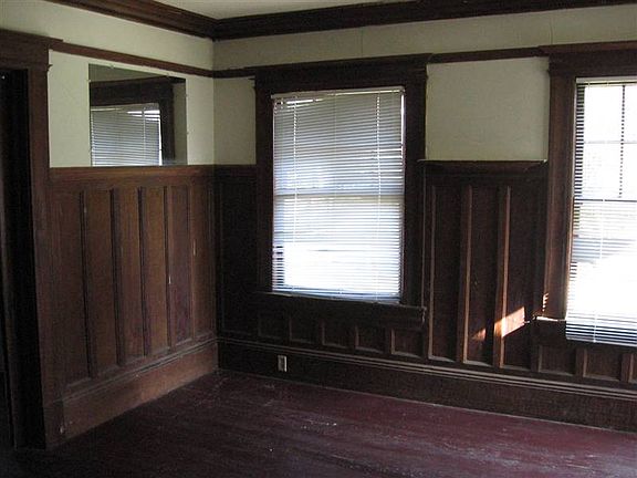 5th image of 3730 1st Ave