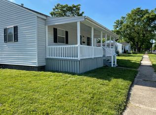 404 Fletcher Ln, Beech Grove, IN 46107