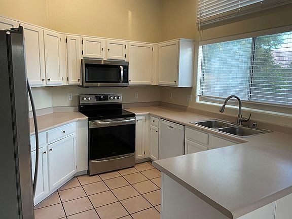 4th image of 4131 E Coolbrook Ave