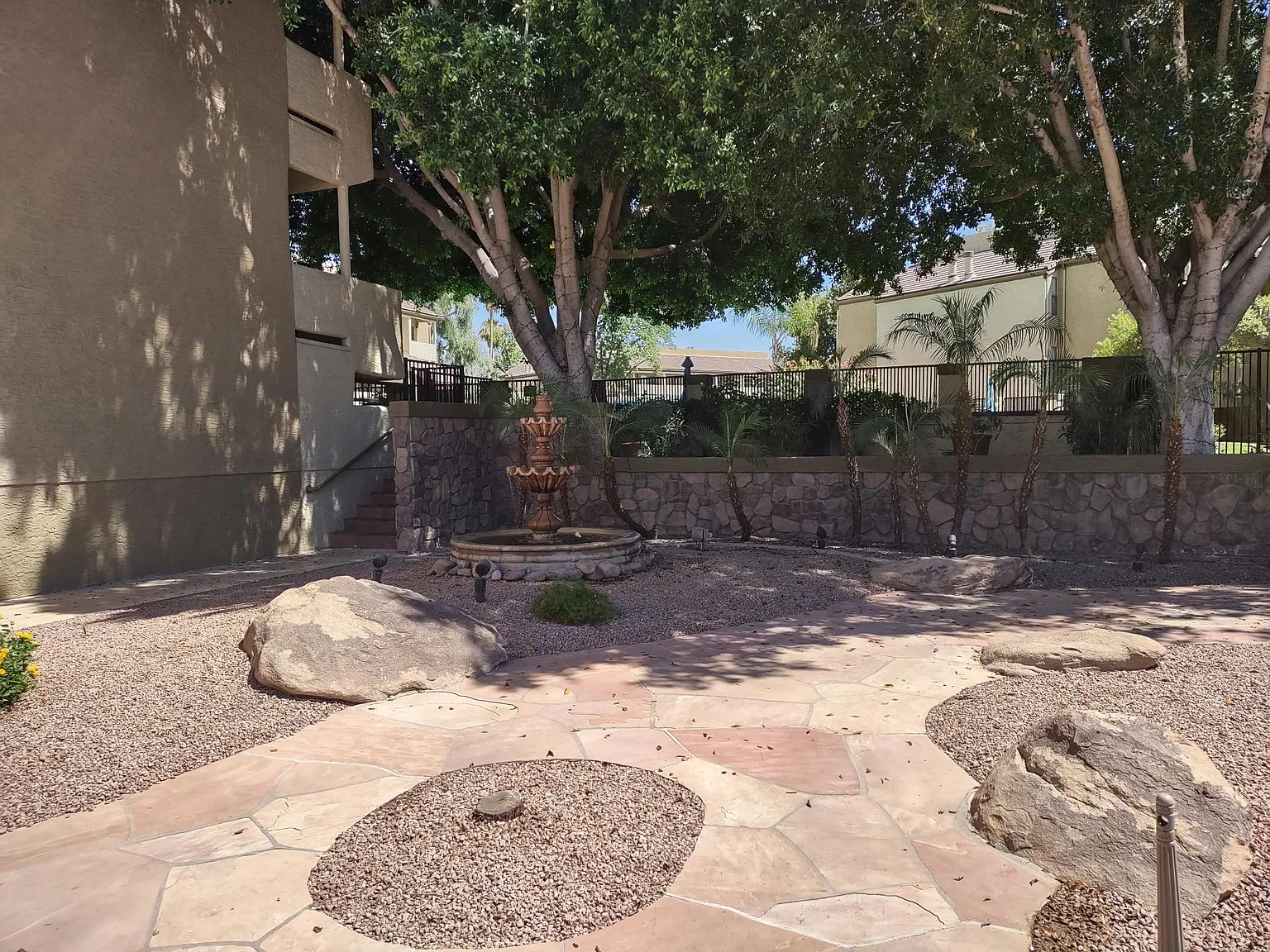 3 bed, 1632 sqft, $2,400 — Photo 2