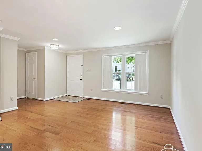 10511 Smithy Ct — Photo 4
