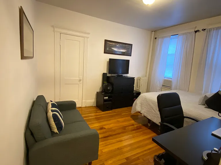 80 Gordon Street — Photo 8