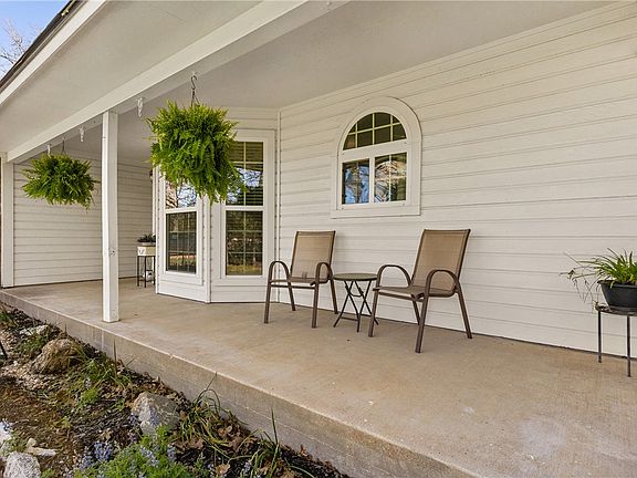 5th image of 1733 Arrington Rd