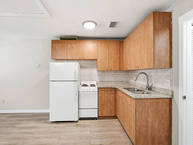 1283 Palm St #C — Photo 9