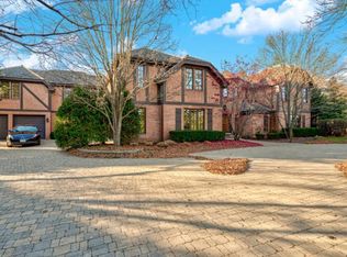 1107 Midwest Club Pkwy, Oak Brook, IL 60523