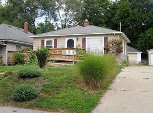 1653 4th St NW, Grand Rapids, MI 49504