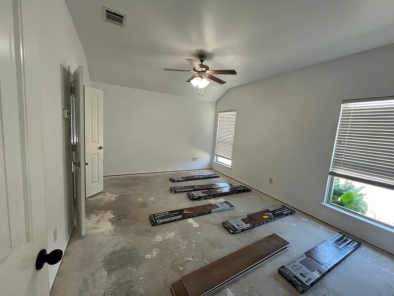 205 Elm Grv — Photo 15