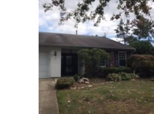 15 Tallwood Ct, Columbus, NJ 08022