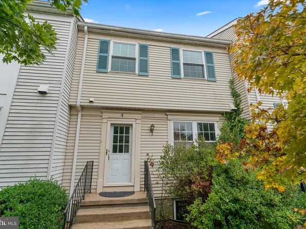 4 Bristow Ct, Parkville, MD 21234