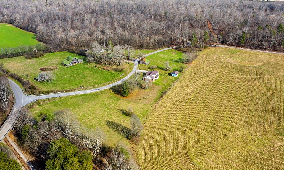 2nd image of 137 Moss Rd