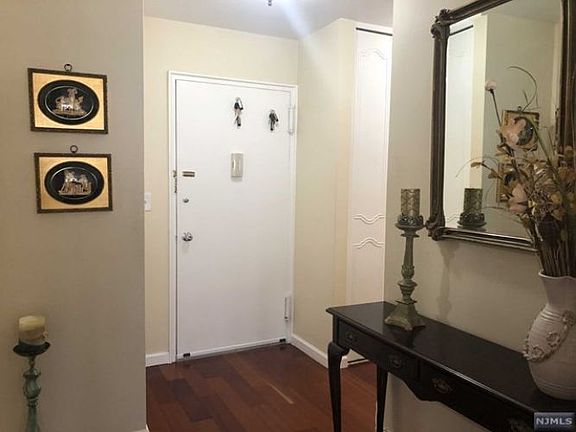 5th image of 2100 Linwood Ave APT 12D