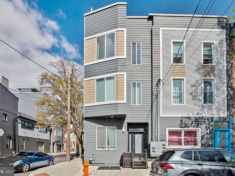 2224 Amber St #4 — Photo 2