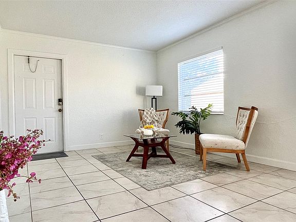 2nd image of 2607 NE 8th Avenue #6