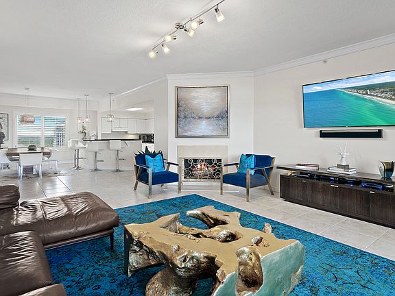 4th image of 4551 Southwinds Dr #Penthouse 4551