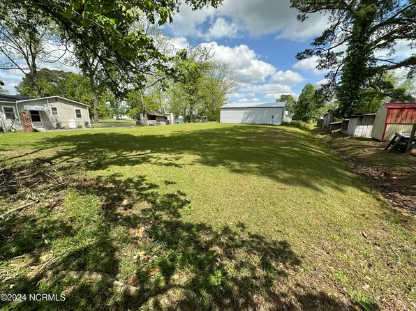 212 N West Street, Dover, NC 28526