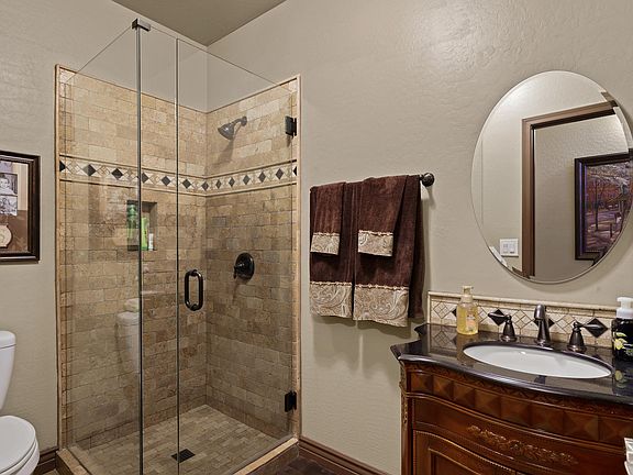 4th image of 547 N Mondel Dr