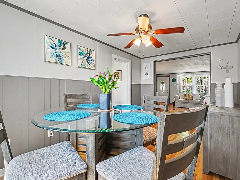2461 Adrian St — Photo 7