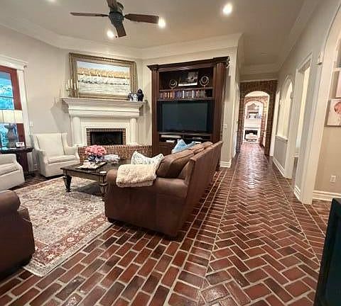 5th image of 239 Country Ln