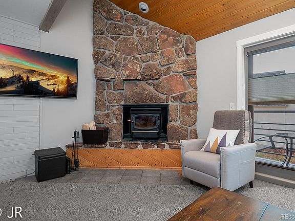 5th image of 693 Wapiti Dr #B