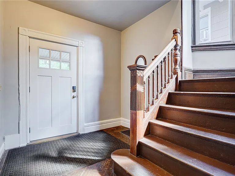 47 Amherst St #UP — Photo 5