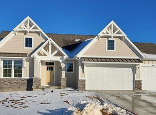 300 Hawk Chase Ct, Grand Rapids, MI 49525