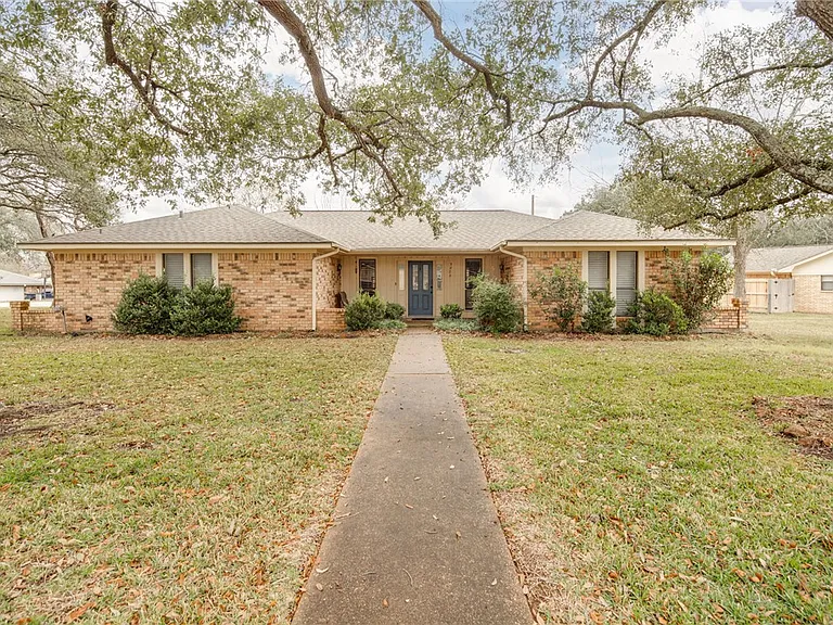 3508 Broad Oak Cir — Photo 1