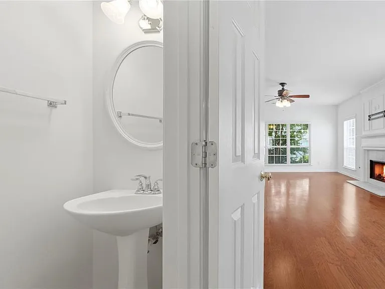 513 Stepney Ct SE — Photo 7