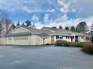 6945 Saint Andrews Cir, Fayetteville, NY 13066